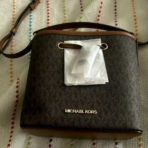 Brand new mini Michael Kors bucket bag, crossbody
